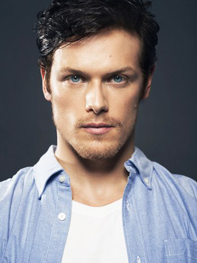 You Be the Critic: Starz Unveils OUTLANDER Lead Sam Heughan