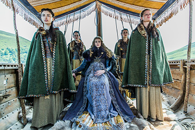 Princess-Aslaug-(Alyssa-Sutherland)-and-her-maidens