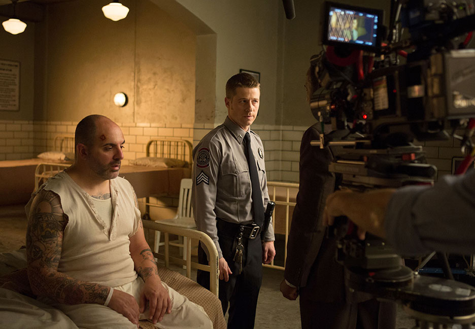 Gotham-ep111-BTS_scn15_18371